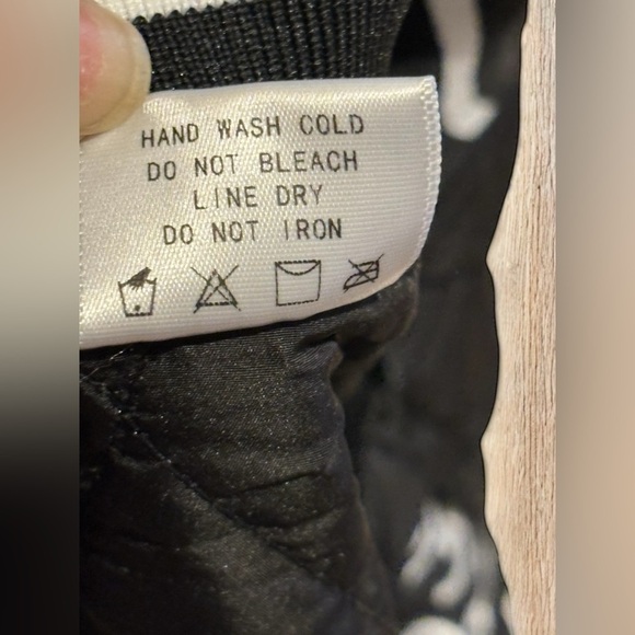 Girls Black Bomber Jacket Pink Sequin Sleeves Be Kind Graphic Sparkly Sm NIP - Picture 14 of 15